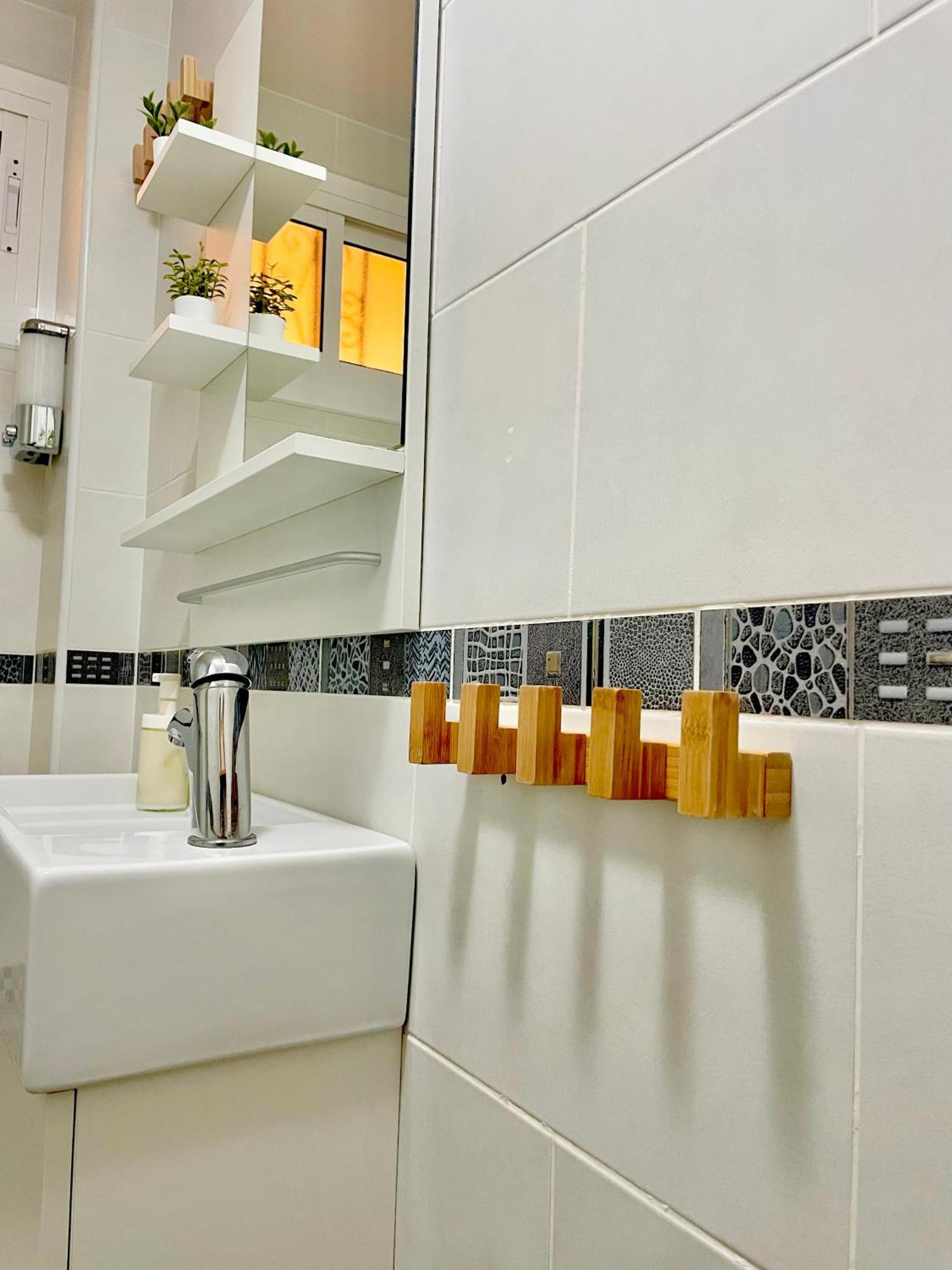 Luxury Suites Minerva Beach Benalmadena Bagian luar foto