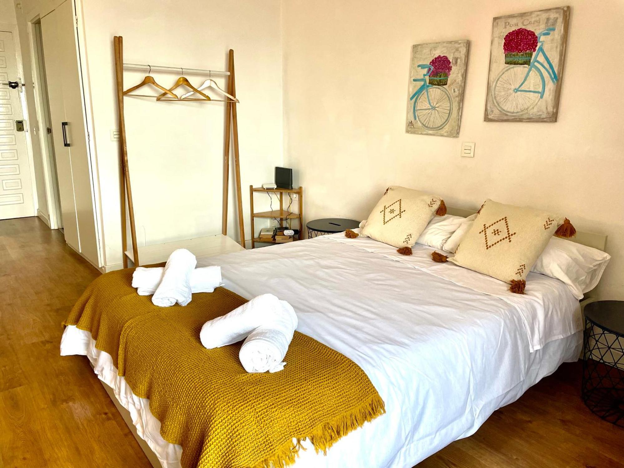 Luxury Suites Minerva Beach Benalmadena Bagian luar foto